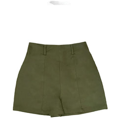 MAISON O PARIS Grüne Shorts, Bio-Baumwolle, High-waisted shorts, Sommerhose, GOTS zertifiziert, Damenhosen, Damenmode, Ethical fashion, Fair fashion, Eco-fashion, Organic, Vegane Mode, Fair trade, Made in Europe, Zero waste design - Shop now - the wearness online-shop - ETHICAL & SUSTAINABLE LUXURY FASHION