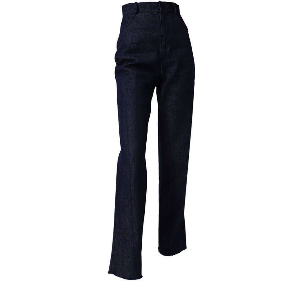 MAISON O PARIS Nachhaltige Jeans, High-waisted Denim, Blaue Jeans, Damenjeans, Damenhosen, Damenmode, Ethical fashion, Fair fashion, Eco-fashion, Organic, Vegane Mode, Fair trade, Made in Europe, Zero waste design - Shop now - the wearness online-shop - ETHICAL & SUSTAINABLE LUXURY FASHION