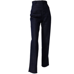 MAISON O PARIS Nachhaltige Jeans, High-waisted Denim, Blaue Jeans, Damenjeans, Damenhosen, Damenmode, Ethical fashion, Fair fashion, Eco-fashion, Organic, Vegane Mode, Fair trade, Made in Europe, Zero waste design - Shop now - the wearness online-shop - ETHICAL & SUSTAINABLE LUXURY FASHION