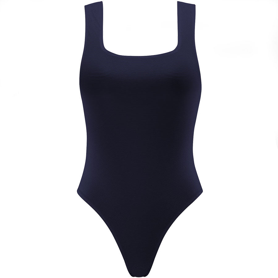 OY SURF Sportlicher Badeanzug, Dunkelblau, Gerippter Bademode, Tiefer Rückenausschnitt, Nachhaltige Bademode, Retro Badeanzug, Recyceltes Polyester, Sustainable Swimwear, Swimsuit, Damen Bademode, Sommermode, Ethical fashion, Green fashion - Shop now - the wearness online-shop - ETHICAL & SUSTAINABLE LUXURY FASHION