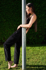 HELLO BENSchwarze Kordhose, Damenhosen, High-waisted Hosen, Hosen, Trousers, Pants, Black, Corduroy pants, Eco-friendly, Umweltfreundlich, Recycled, Handmade, Handcrafted, Organic, Made in Europe, Fair trade, Sustainable fashion, Ethical fashion, Green fashion - shop now - the wearness online shop - ETHICAL LUXURY FASHION 