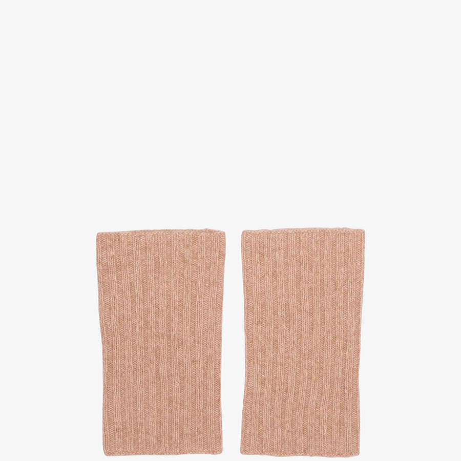 STUDIO 163 Kaschmir Stulpen, Beige, Nachhaltig, Kaschmir, Sustainable Cashmere, Handmade, Fair trade, Sustainable, Eco-friendly, Organic, Female Empowerment, Kaschmirmode - SHOP NOW - the wearness online-shop - ETHICAL & SUSTAINABLE FASHION