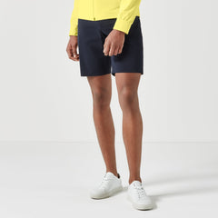 AEANCE ultra-leichte Shorts für Herren, wasserabweisende Shorts in dunkelblau, Sporthose Herren in schwarz, nachhaltige Sport Shorts Mann in schwarz, funktionale Shorts Herren, nachhaltige Sportmode Herren, made in Europe, fair, female empowerment, ecofriendly, shop now- the wearness online-shop