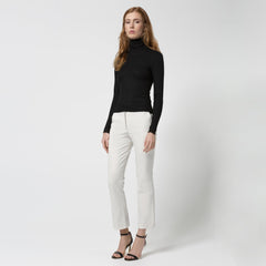 LIAPURE Cropped Hose in creme für Damen, Damenhose, Nachhaltige Damenmode, Nachhaltige und Faire Mode online - the wearness online-shop