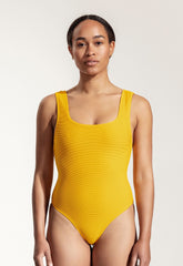 OY SURF Sportlicher Badeanzug, Gelb, Gerippter Bademode, Tiefer Rückenausschnitt, Nachhaltige Bademode, Retro Badeanzug, Recyceltes Polyester, Sustainable Swimwear, Swimsuit, Damen Bademode, Sommermode, Ethical fashion, Green fashion - Shop now - the wearness online-shop - ETHICAL & SUSTAINABLE LUXURY FASHION