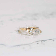 MAREN JEWELLERY 18 Karat Eco Diamantenring, Recyceltes Gold, Goldschmuck, Damenringe, Gold ring,  Jewellery, Fairer Schmuck, Damenschmuck, Nachhaltiger Schmuck, Fair trade jewellery, Handmade Jewellery, Made in Europe, Zero waste Schmuck, Veganer Schmuck - Shop now - the wearness online-shop - ETHICAL & SUSTAINABLE LUXURY FASHION