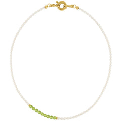 LLR STUDIOS Kurze Perlenkette, Peridot Edelsteine, Süßwasserperlen, Nachhaltig, Damenketten, 18k vergoldet, 925 Sterling Silber, Damenschmuck, Ringverschluss, Fair trade, Eco-friendly, Recycelter Schmuck, Accessories, Slow fashion, Handgefertigter Schmuck, Handmade in Hamburg - Ethische Mode - the wearness online shop 