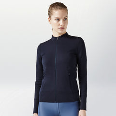 AEANCE leichte Merino Jacke, dunkelblaue Jacke aus Merino Wolle für Damen, innovative Merino Jacke für Damen, Jersey Jacke in schwarz für Damen, nachhaltige Basics, fair hergestellte Wolljacken Damen, faire Sportmode Damen, nachhaltige hochwertige Mode, made in Europe, fair, female empowerment, ecofriendly, shop now- the wearness online-shop