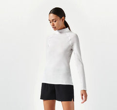 AEANCE leichtes Merino Longsleeve Shirt, Langarm Shirt aus Merino Wolle für Damen, innovatives Merino Langarm Shirt für Damen, Langarm Shirt in schwarz für Damen, nachhaltige Basics, fair hergestellte Shirts Damen, faire Sportmode Damen, nachhaltige hochwertige Mode, made in Europe, fair, female empowerment, ecofriendly, shop now- the wearness online-shop