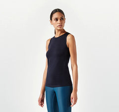 AEANCE leichtes Merino Top, Top aus Merino Wolle für Damen, innovatives Merino Oberteil für Damen, Basic Top in schwarz für Damen, nachhaltige Basics, fair hergestellte Shirts Damen, faire Sportmode Damen, nachhaltige hochwertige Mode, made in Europe, fair, female empowerment, ecofriendly, shop now- the wearness online-shop