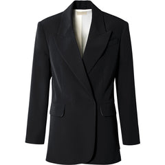 AGGI Zeitloser Blazer in Schwarz, Schwarzer Damenblazer, Double breasted blazer in black, Women blazer, Ladies blazer, Jacken, Nachhaltige Mode, Damenmode, Fair fashion, Fair trade clothing, Made in Europe, Eco-friendly, Handcrafted - Shop now - the wearness online-shop - Sustainable & Ethical luxury fashion